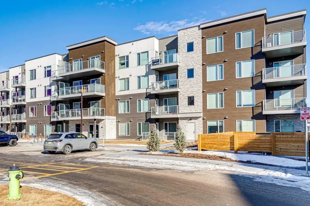 660 Shawnee Square SW Calgary AB T2Y 0X6