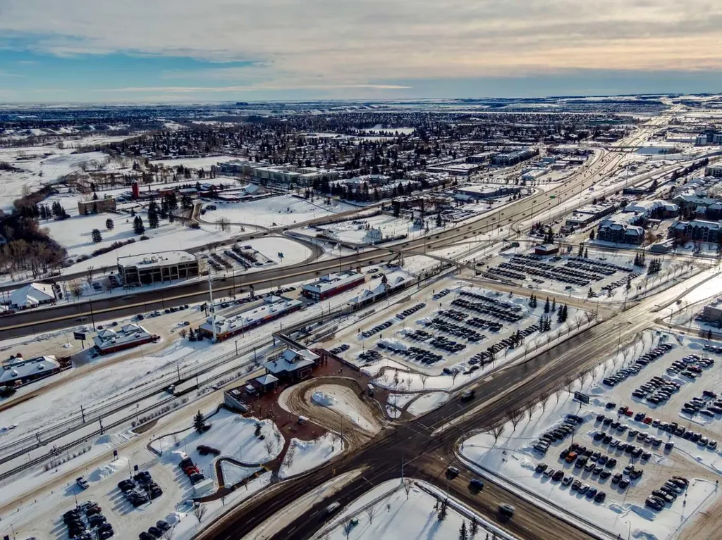 660 Shawnee Square SW Calgary AB T2Y 0X6