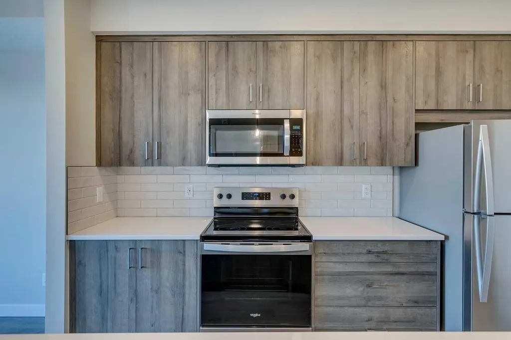 660 Shawnee Square SW Calgary AB T2Y 0X6