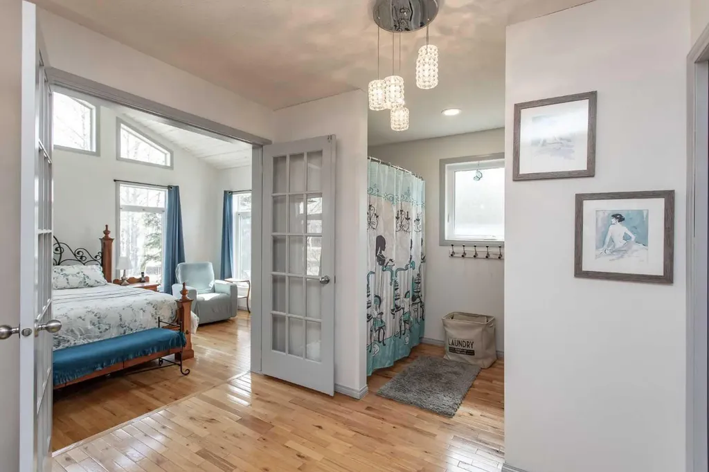 606 Pigeon Close Pelican Point AB T0B 0H0