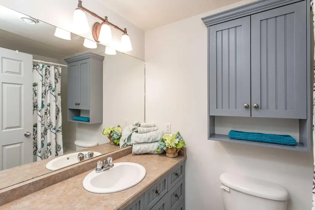 606 Pigeon Close Pelican Point AB T0B 0H0