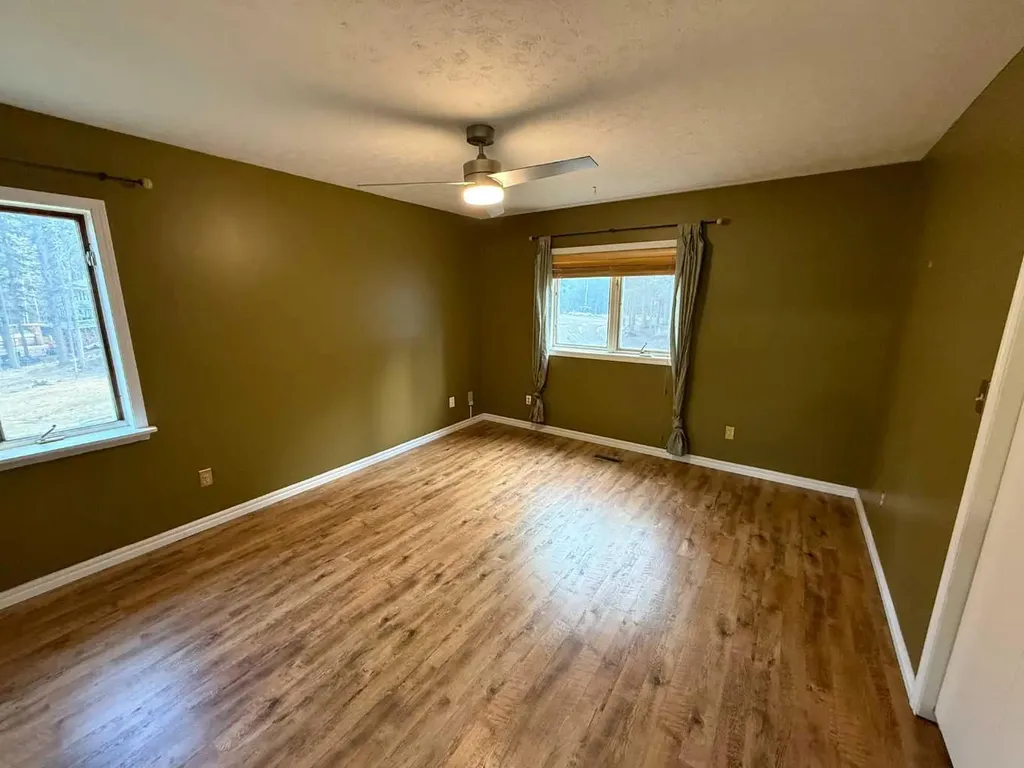 23518 Highway 16 Rural Yellowhead County AB T7V 1X6