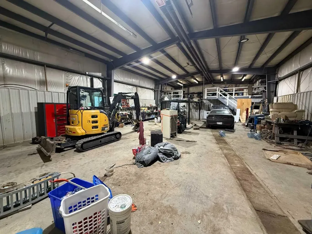 23518 Highway 16 Rural Yellowhead County AB T7V 1X6