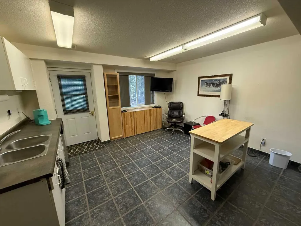 23518 Highway 16 Rural Yellowhead County AB T7V 1X6