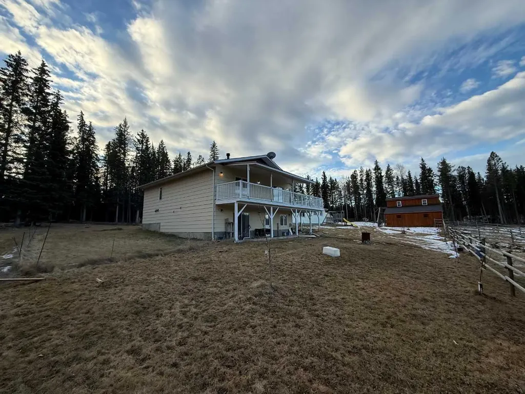 23518 Highway 16 Rural Yellowhead County AB T7V 1X6