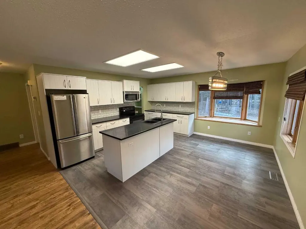 23518 Highway 16 Rural Yellowhead County AB T7V 1X6