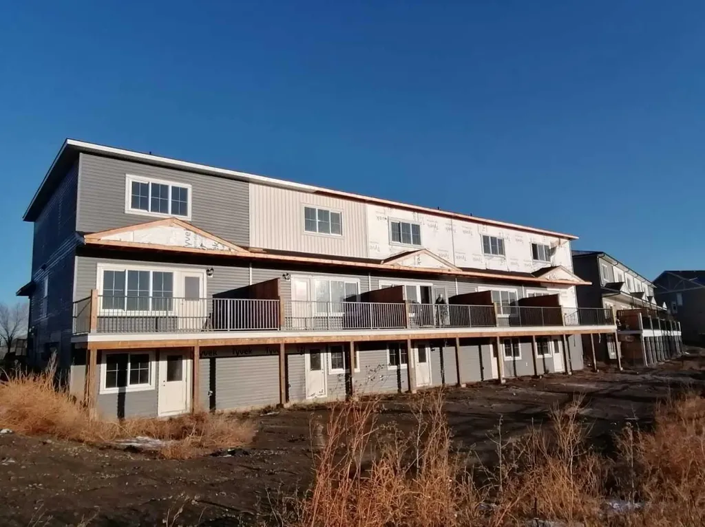 351 Monteith Drive SE High River AB T1V 0E9
