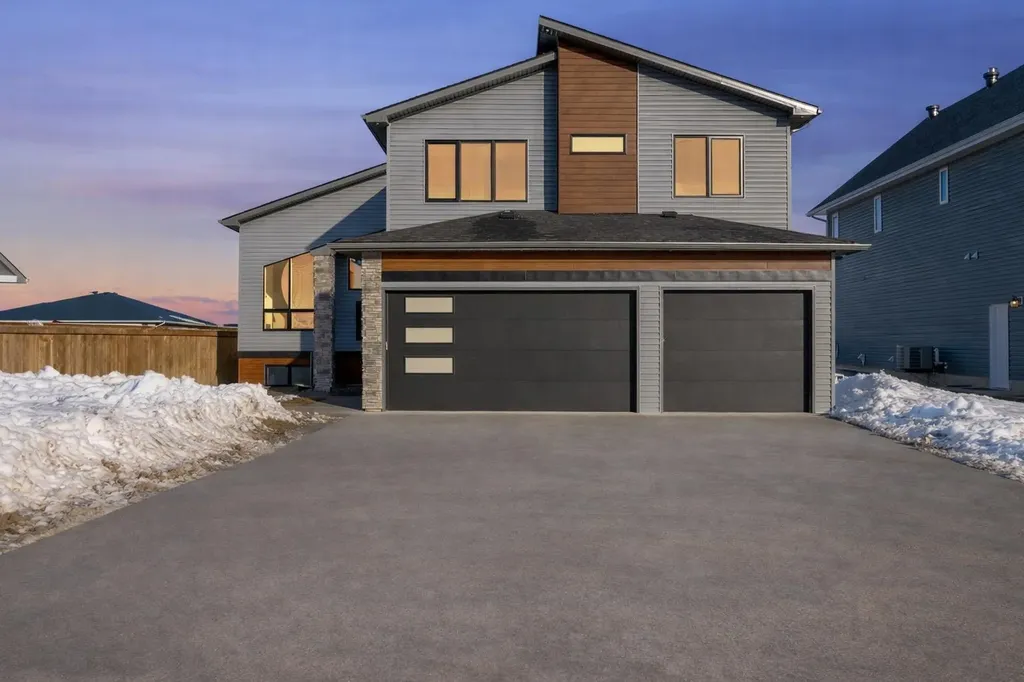 176 Beaveridge Close Fort Mcmurray AB T9H 2V3