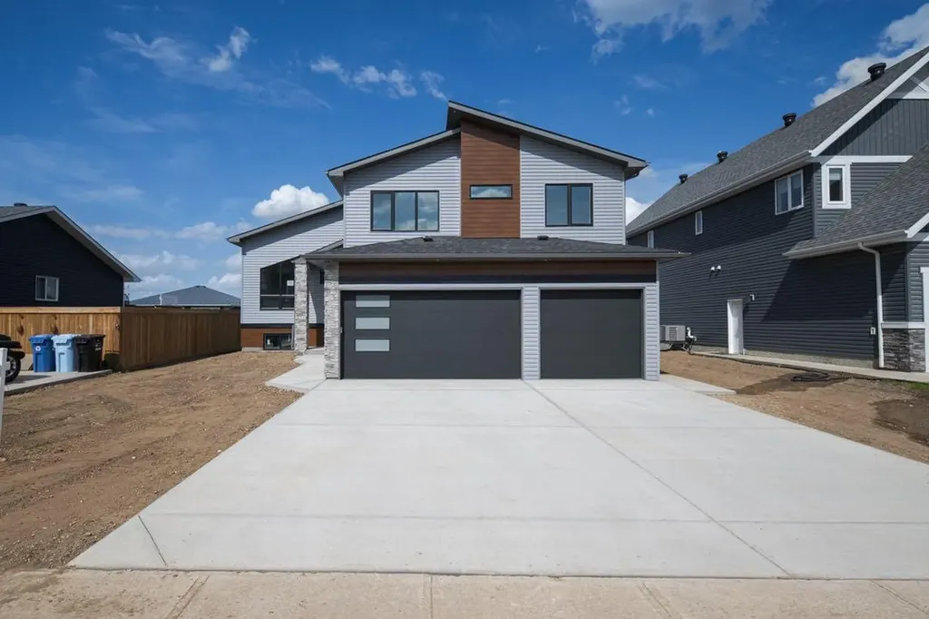 176 Beaveridge Close Fort Mcmurray AB T9H 2V3