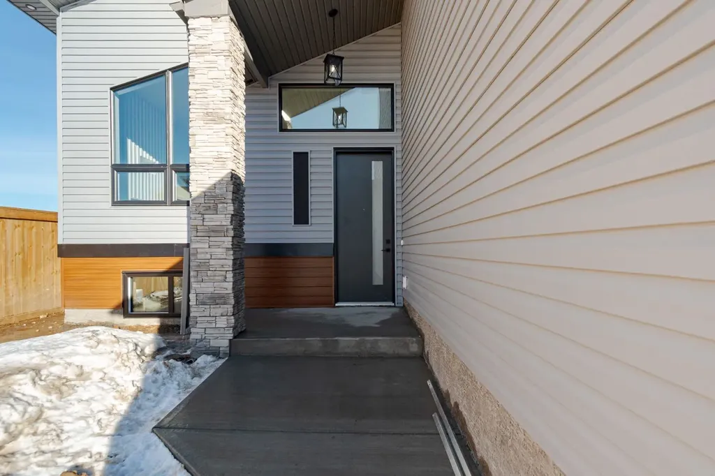 176 Beaveridge Close Fort Mcmurray AB T9H 2V3