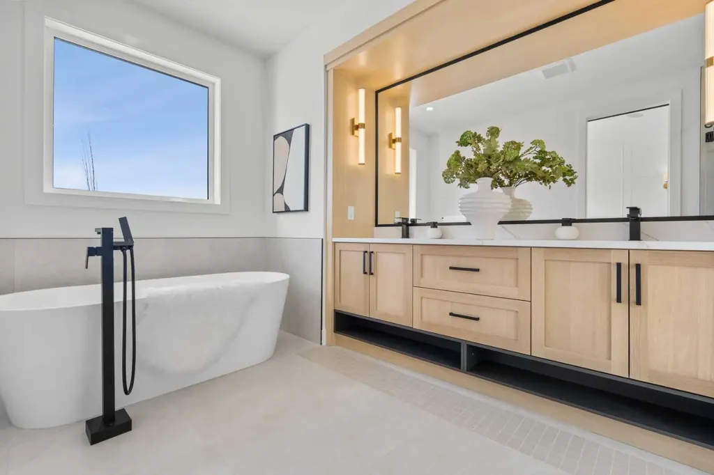 422 36 Avenue NW Calgary AB T2K 0C3