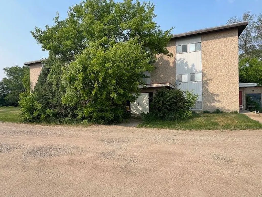 1009 1 Avenue Wainwright AB T9W 1S5