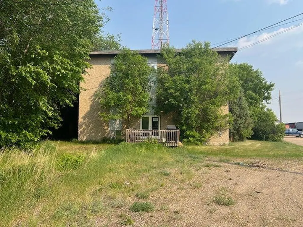 1009 1 Avenue Wainwright AB T9W 1S5