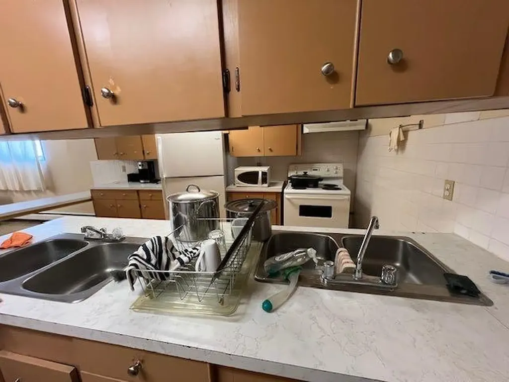 1009 1 Avenue Wainwright AB T9W 1S5