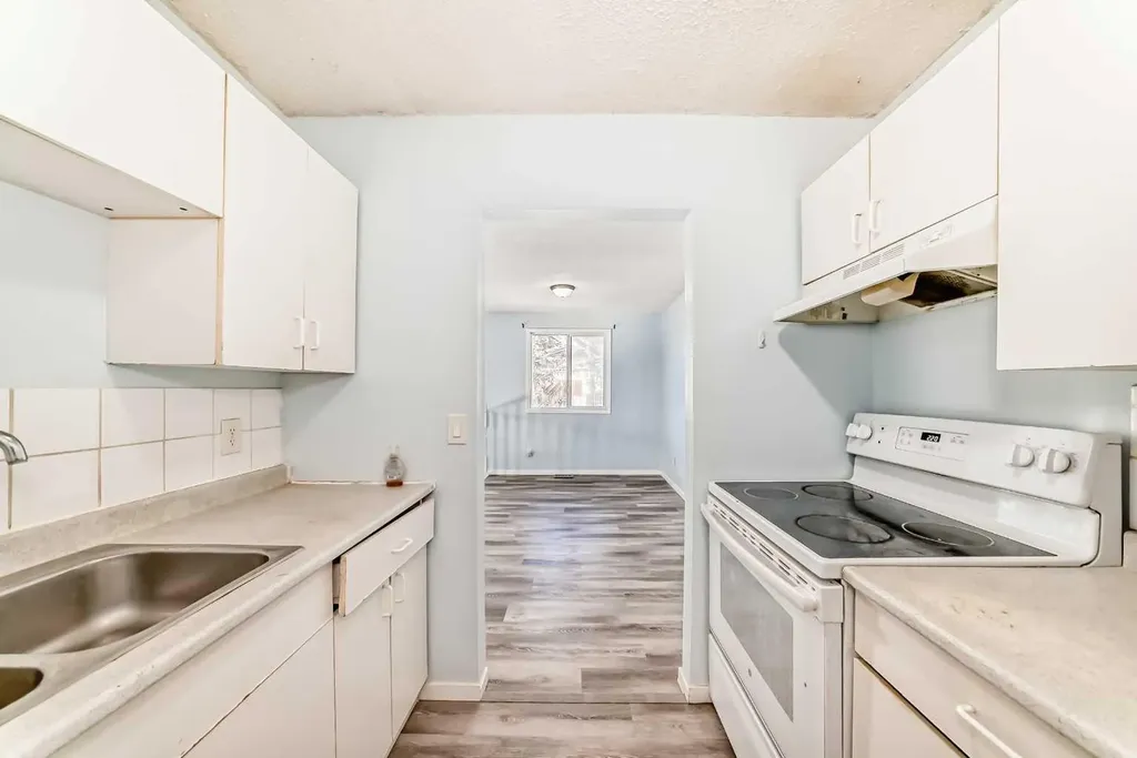 151F Pinehill Road NE Calgary AB T1Y 2C4