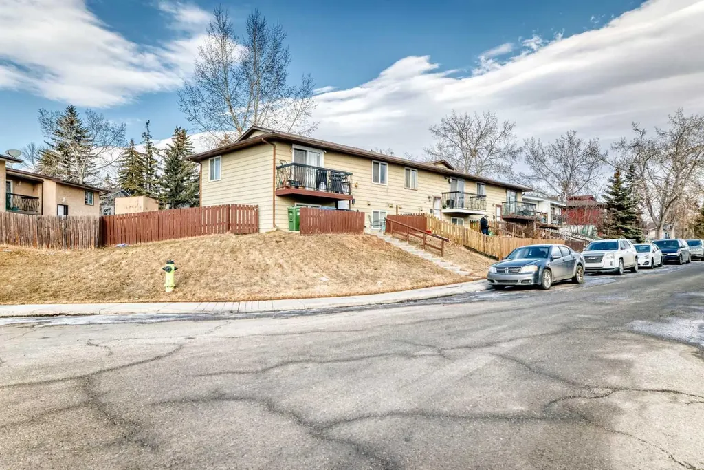 151F Pinehill Road NE Calgary AB T1Y 2C4