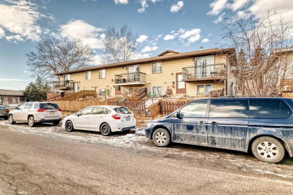 151F Pinehill Road NE Calgary AB T1Y 2C4