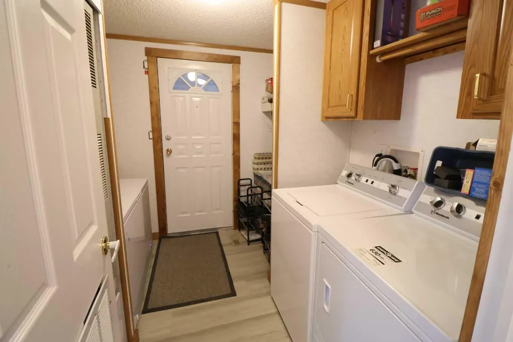 317 4 Street Bow Island AB T0K 0G0