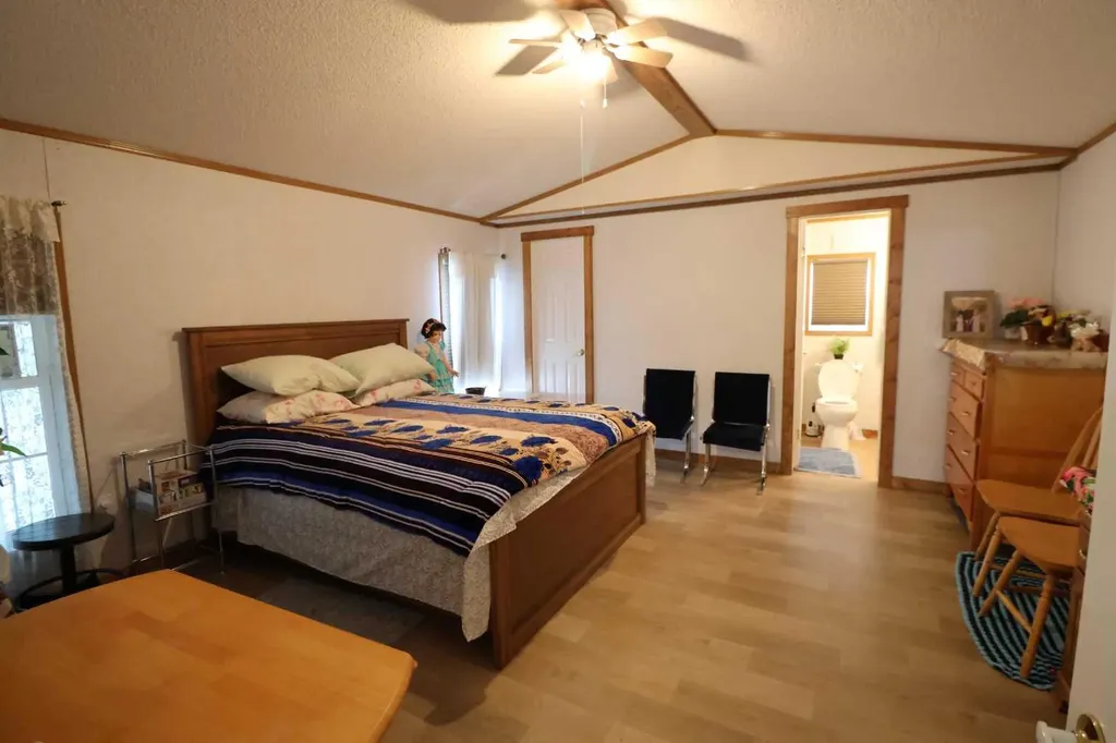 317 4 Street Bow Island AB T0K 0G0