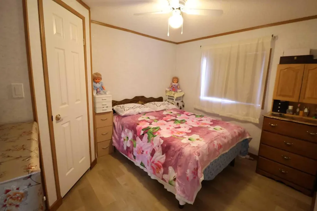 317 4 Street Bow Island AB T0K 0G0