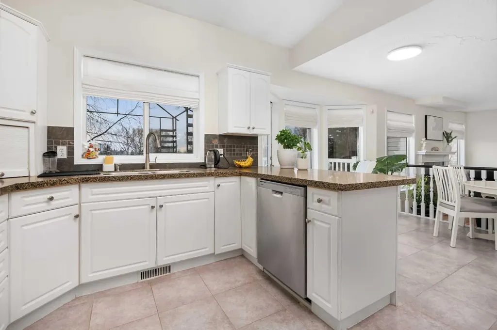 704 Woodside Drive Airdrie AB T4B2G9