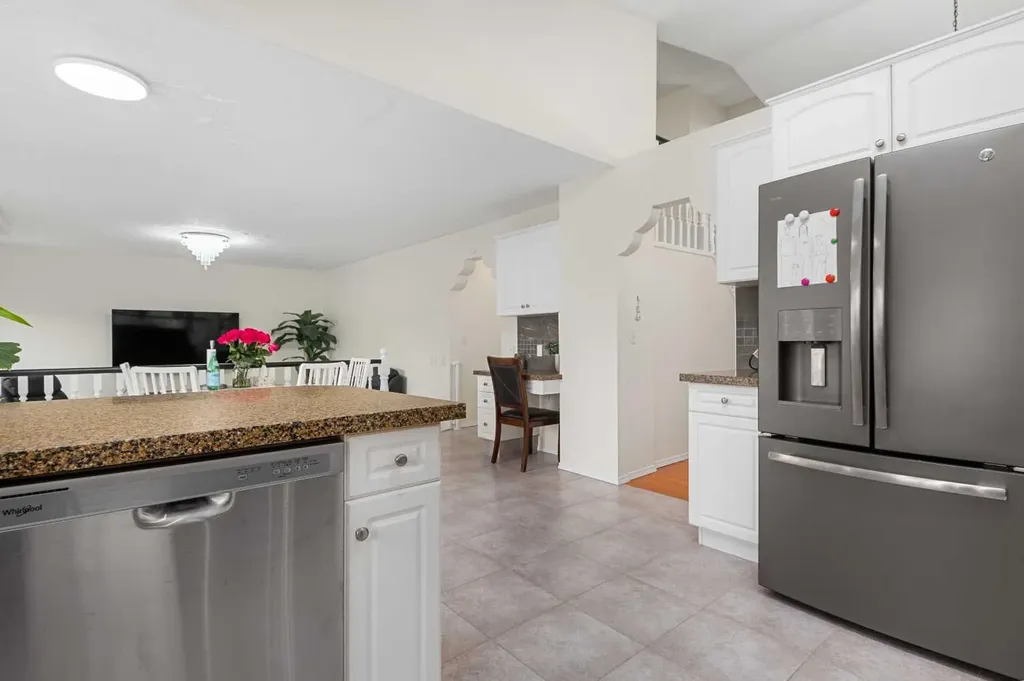 704 Woodside Drive Airdrie AB T4B2G9