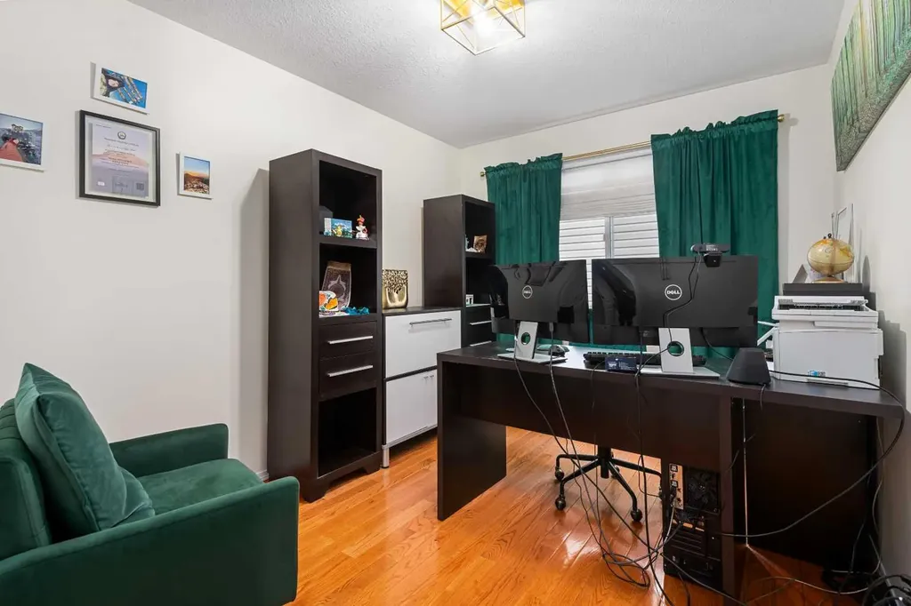 704 Woodside Drive Airdrie AB T4B2G9