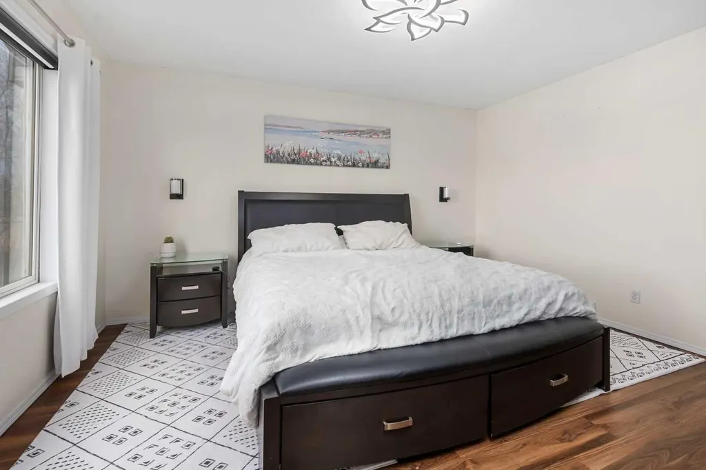 704 Woodside Drive Airdrie AB T4B2G9