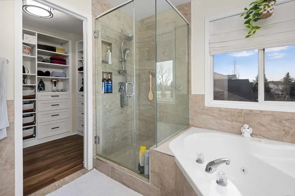 704 Woodside Drive Airdrie AB T4B2G9
