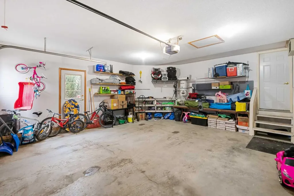 704 Woodside Drive Airdrie AB T4B2G9