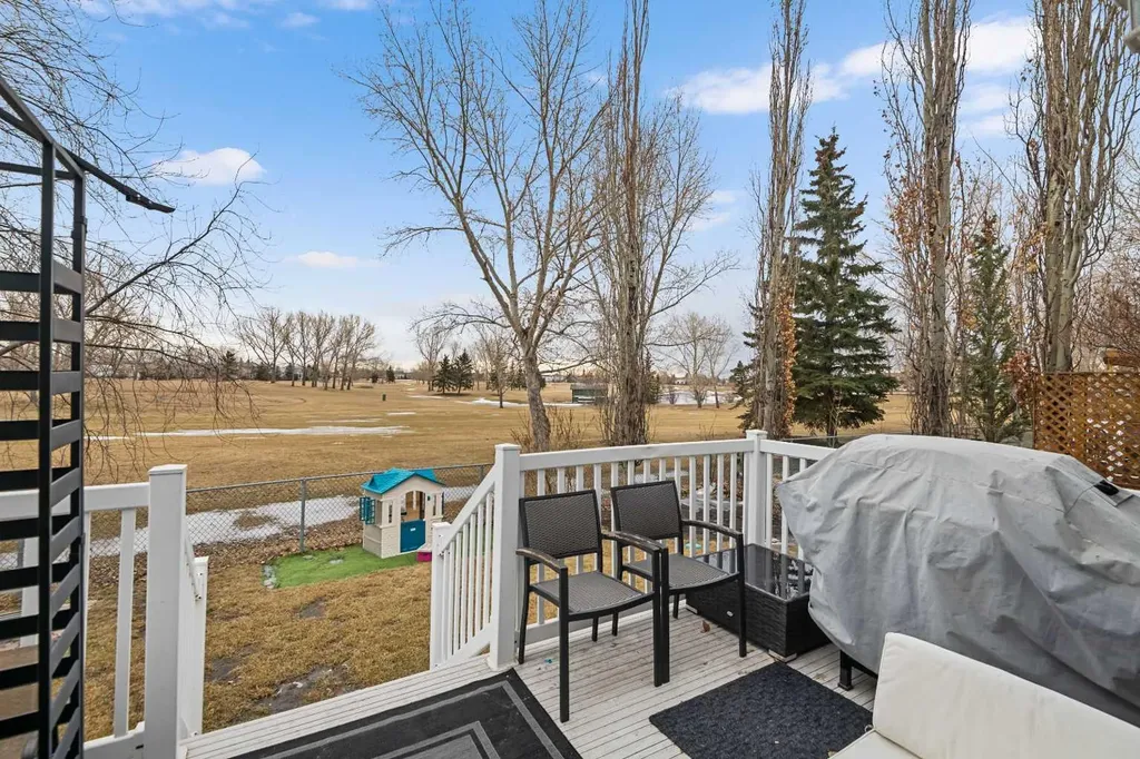 704 Woodside Drive Airdrie AB T4B2G9