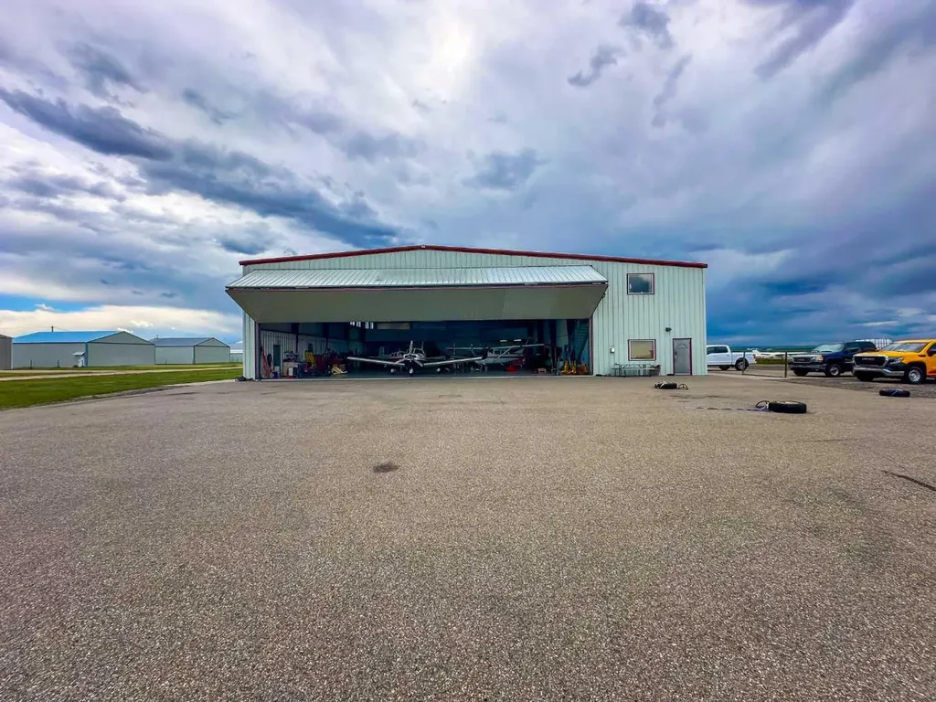 N1 North Airport Close High River AB T1V 1M5