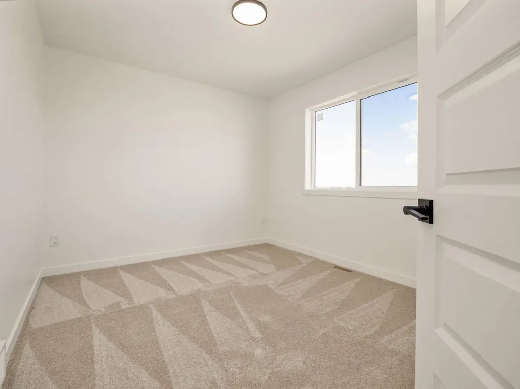 118 Miners Road W Lethbridge AB T1J5x9