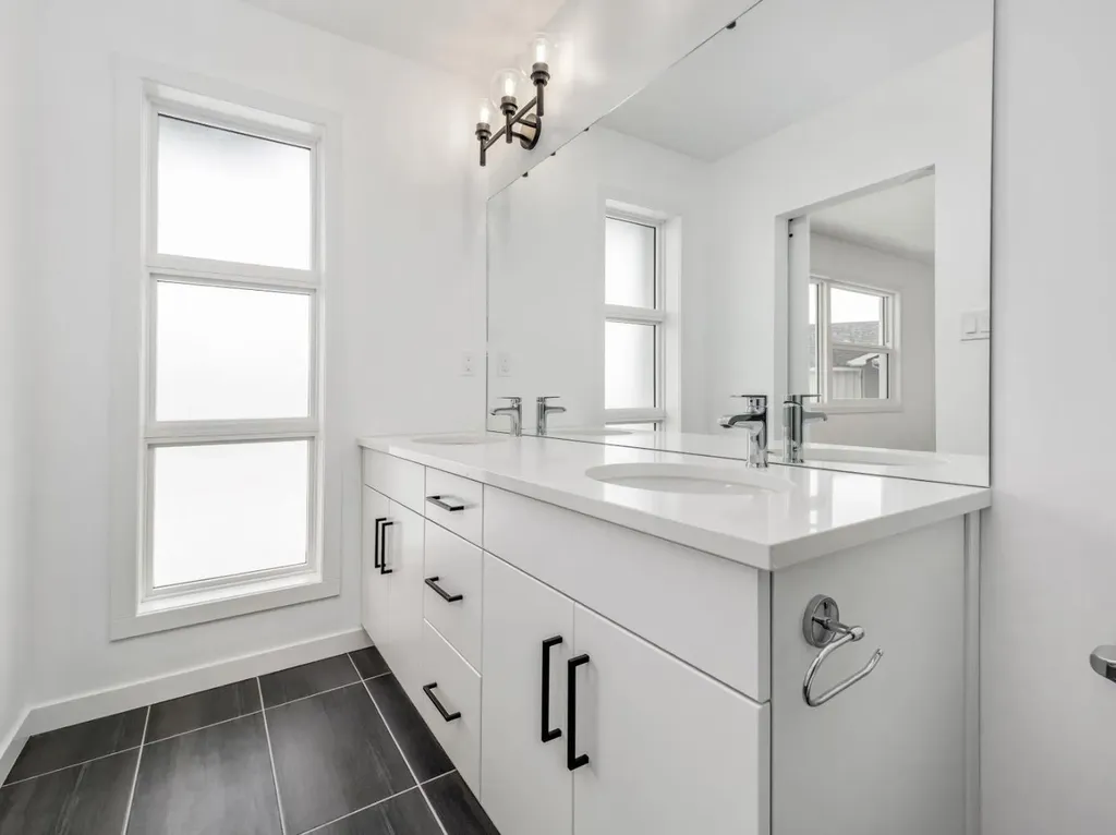 114 Miners Road W Lethbridge AB T1J5V1