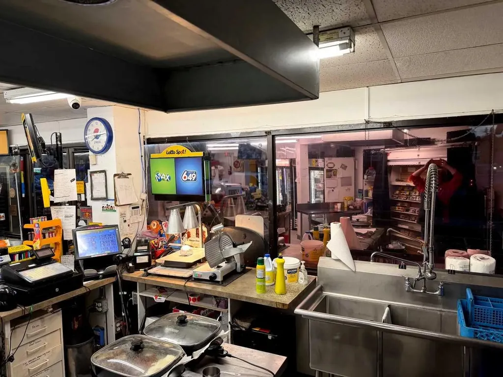 1740 11 Avenue SW Calgary AB T3C 0N4