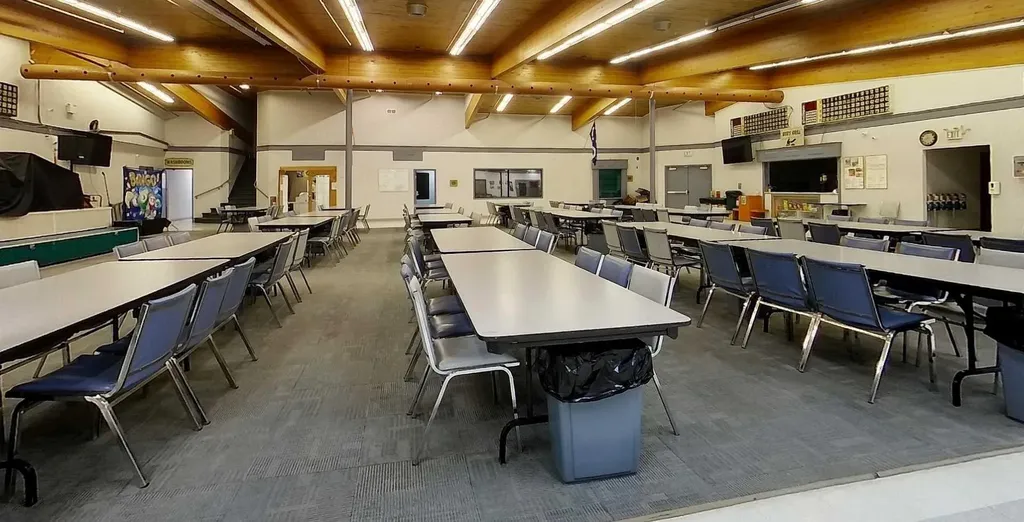 5023 3rd Avenue Edson AB T7E 1X7