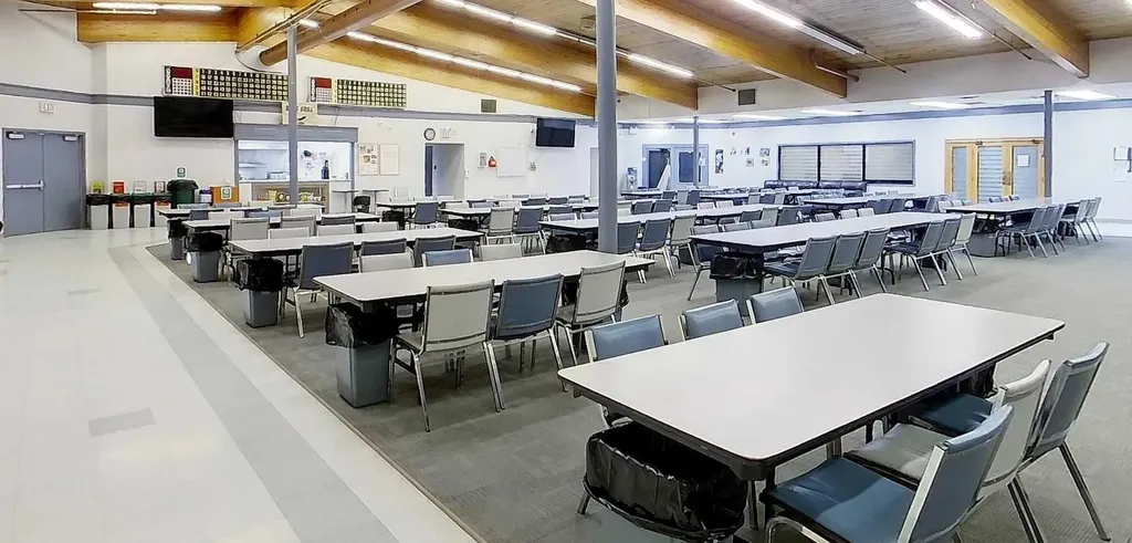5023 3rd Avenue Edson AB T7E 1X7