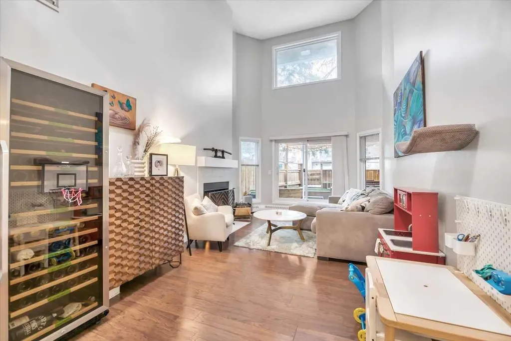 1720 13 Street SW Calgary AB T2T 3P4