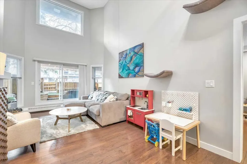 1720 13 Street SW Calgary AB T2T 3P4