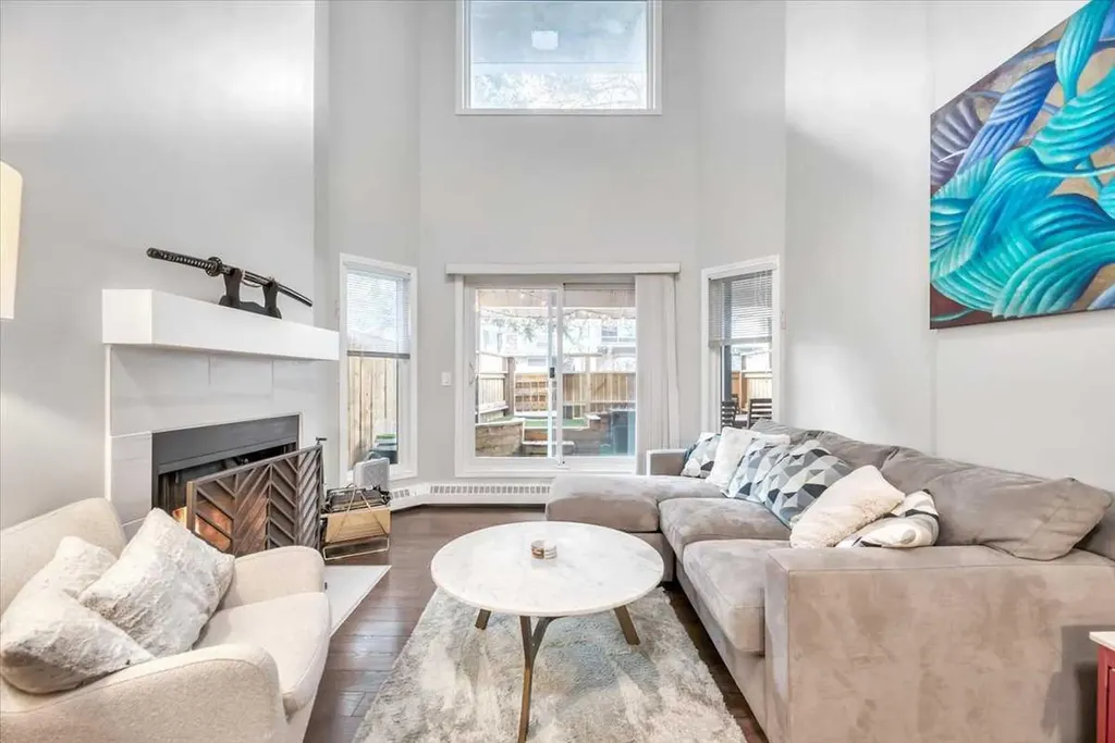 1720 13 Street SW Calgary AB T2T 3P4