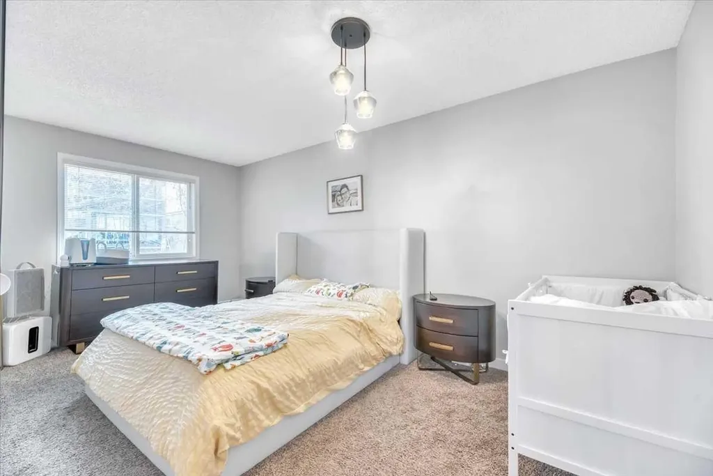 1720 13 Street SW Calgary AB T2T 3P4