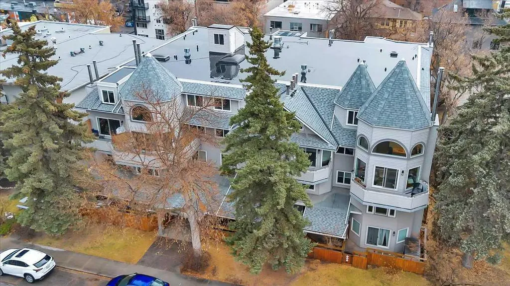 1720 13 Street SW Calgary AB T2T 3P4