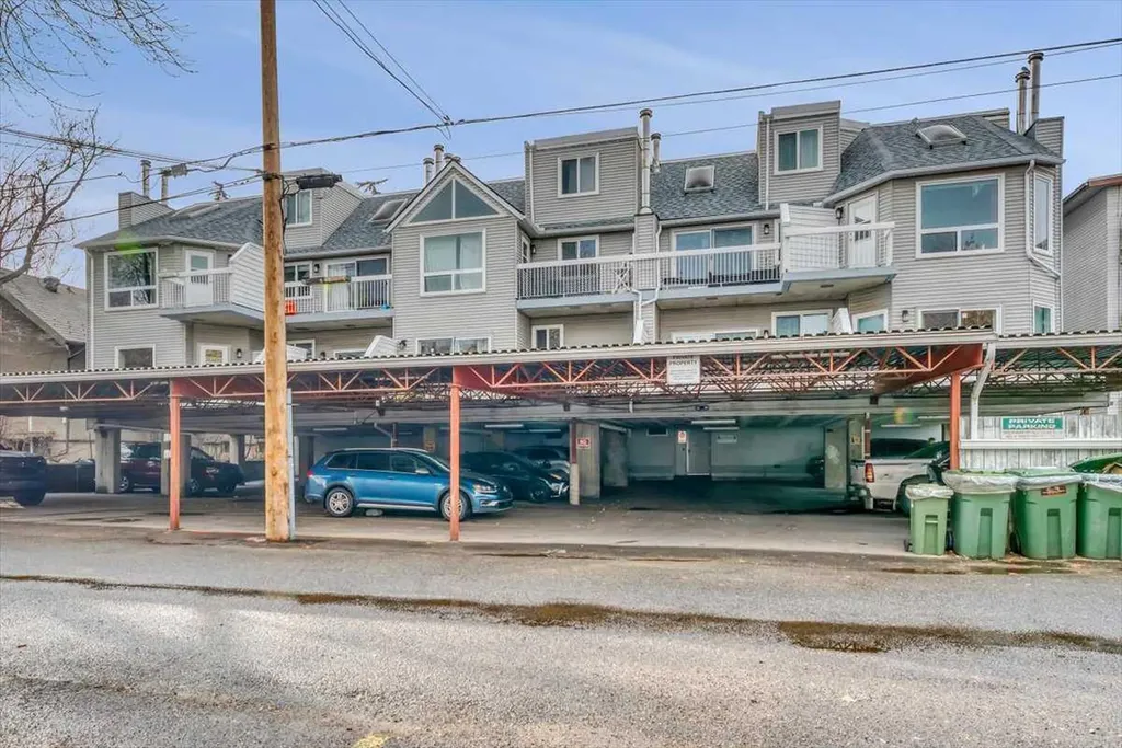 1720 13 Street SW Calgary AB T2T 3P4