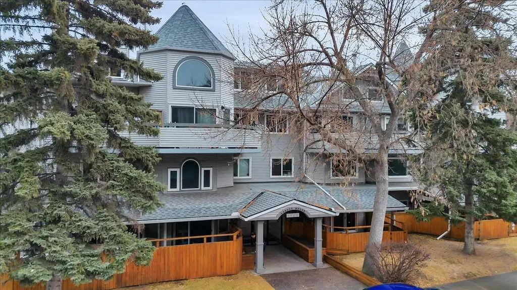 1720 13 Street SW Calgary AB T2T 3P4