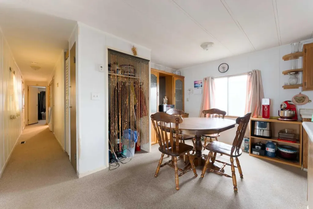 6220 17 Avenue SE Calgary AB T2A0W6