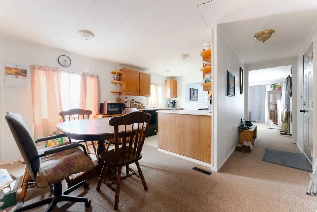 6220 17 Avenue SE Calgary AB T2A0W6