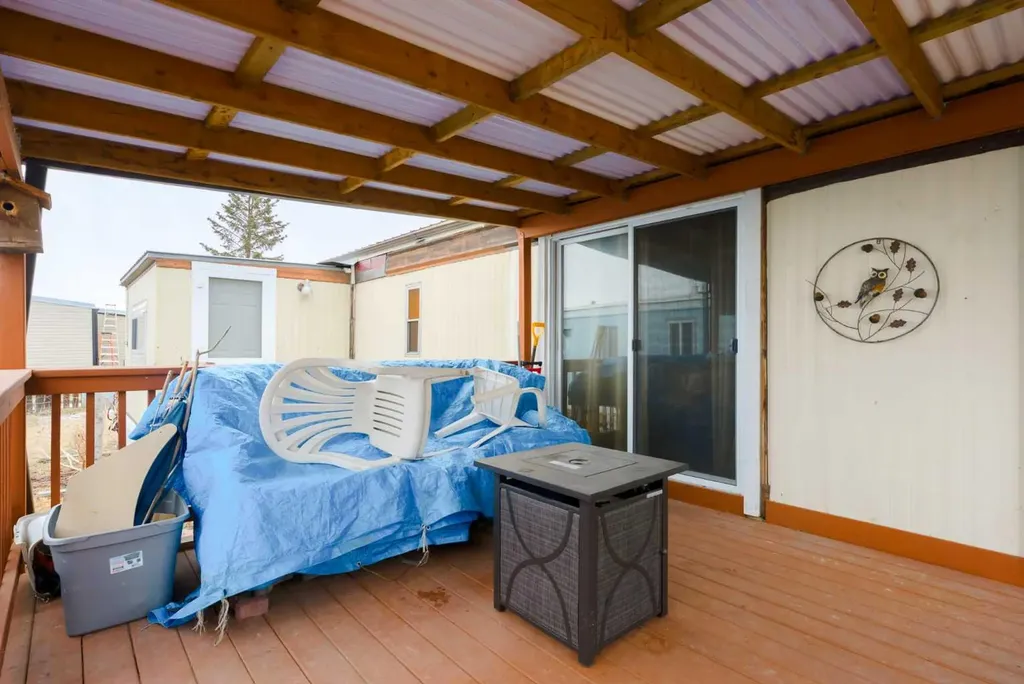 6220 17 Avenue SE Calgary AB T2A0W6