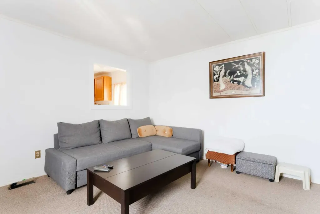 6220 17 Avenue SE Calgary AB T2A0W6