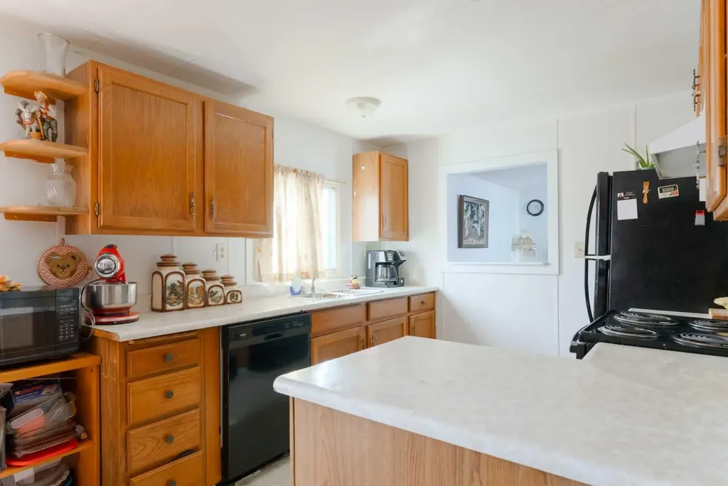 6220 17 Avenue SE Calgary AB T2A0W6