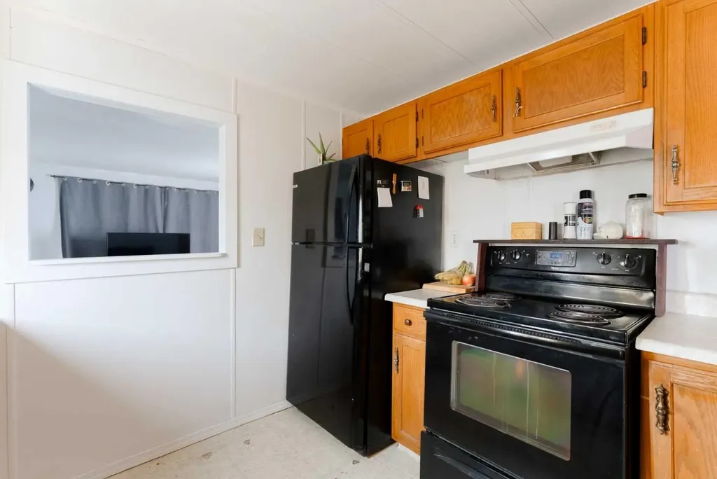 6220 17 Avenue SE Calgary AB T2A0W6